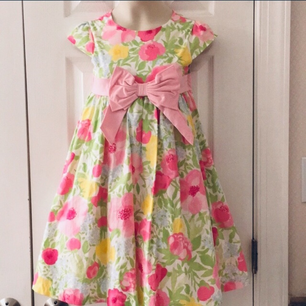 Gorgeous Gymboree floral dress. So pretty! 🌸